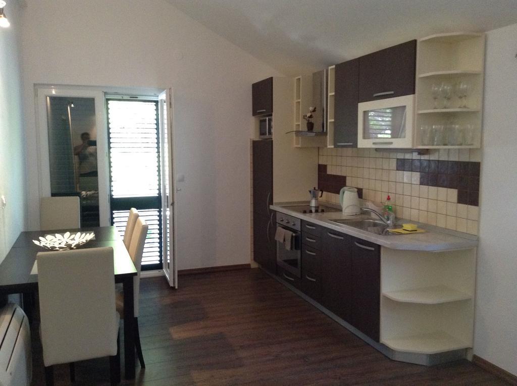 Apartments Vila Oksana 미미체 외부 사진