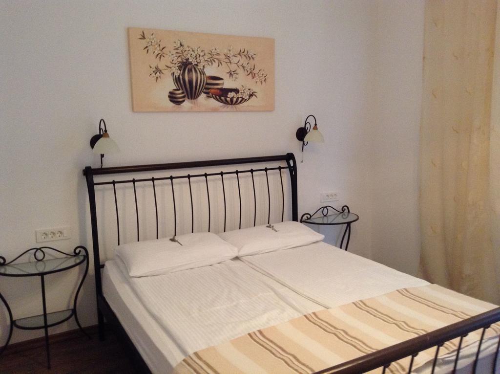 Apartments Vila Oksana 미미체 외부 사진